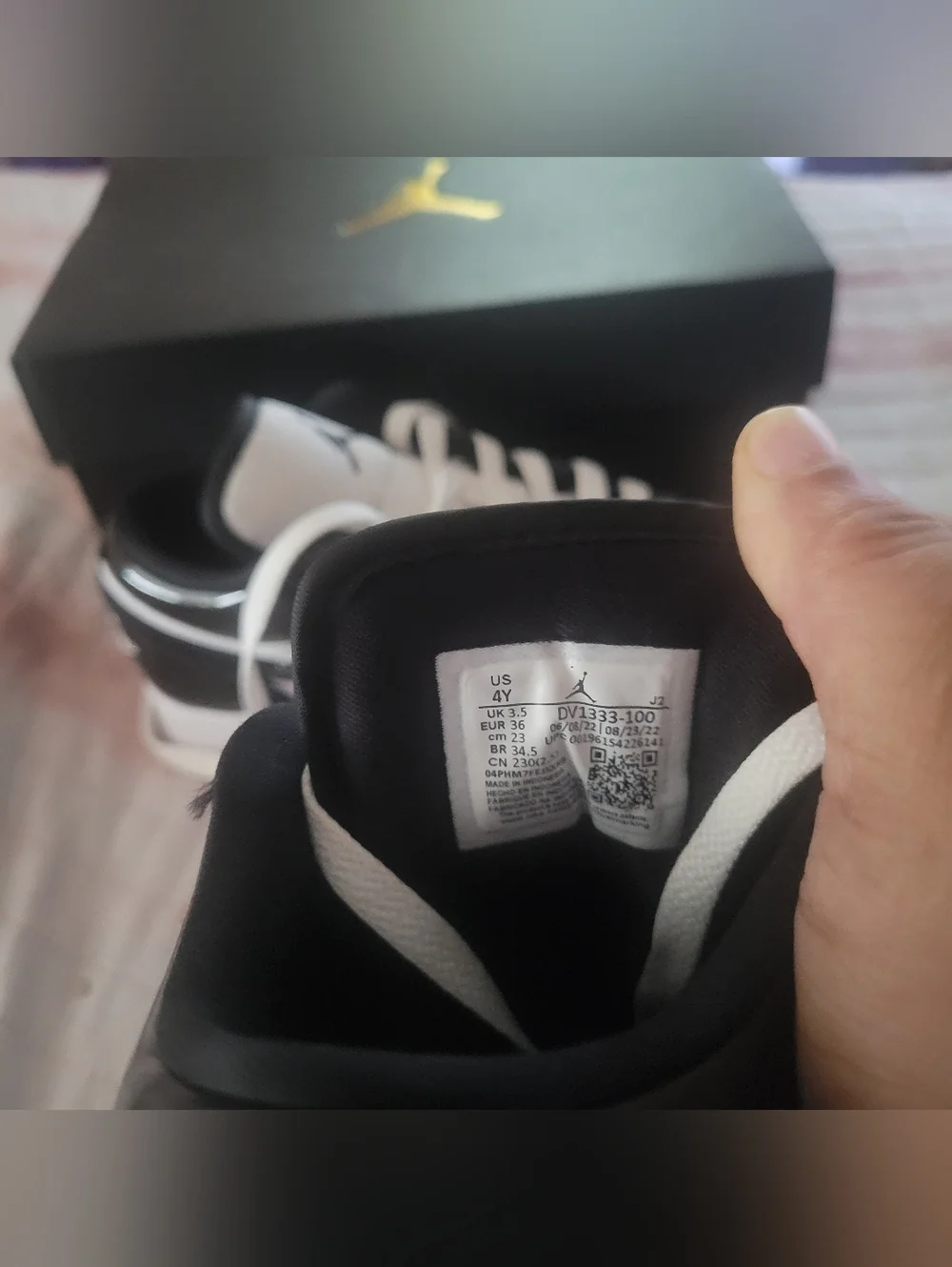 Jordan 1s Low Top Sneakers - Black & White Patent Size 4Y EUC - Picture 13 of 13